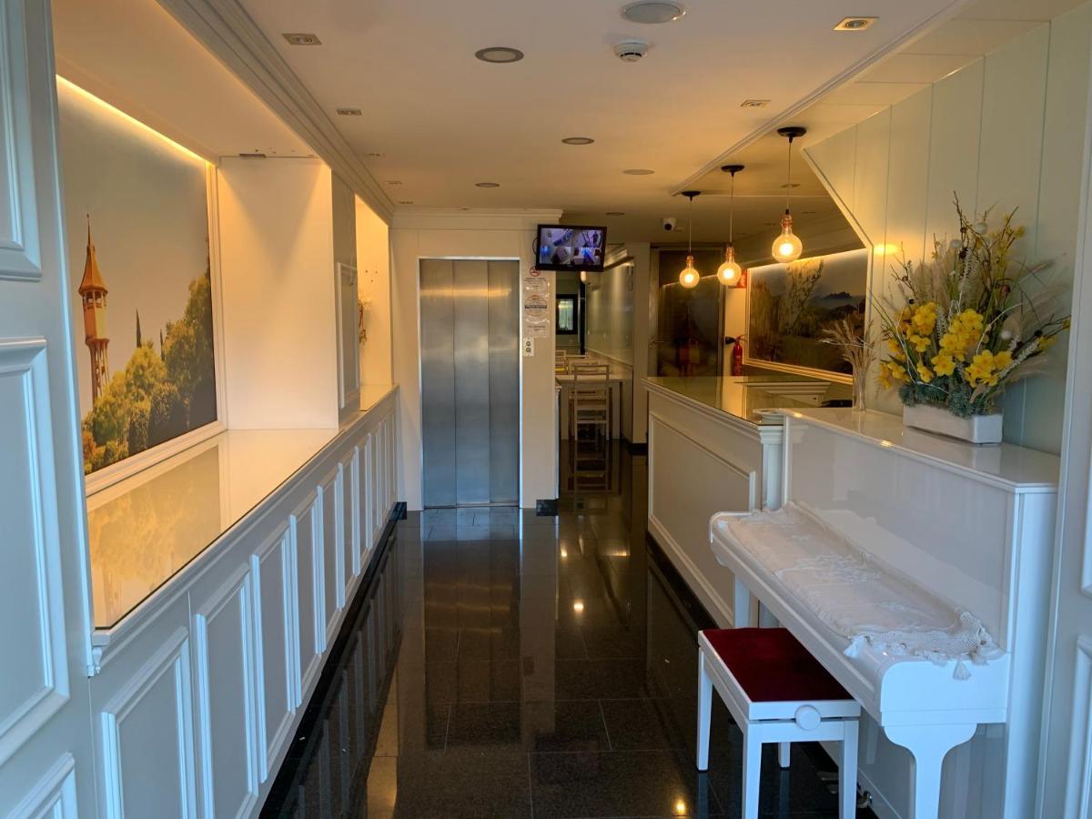 Hotel Ric ซาบาเดย์ ภายนอก รูปภาพ